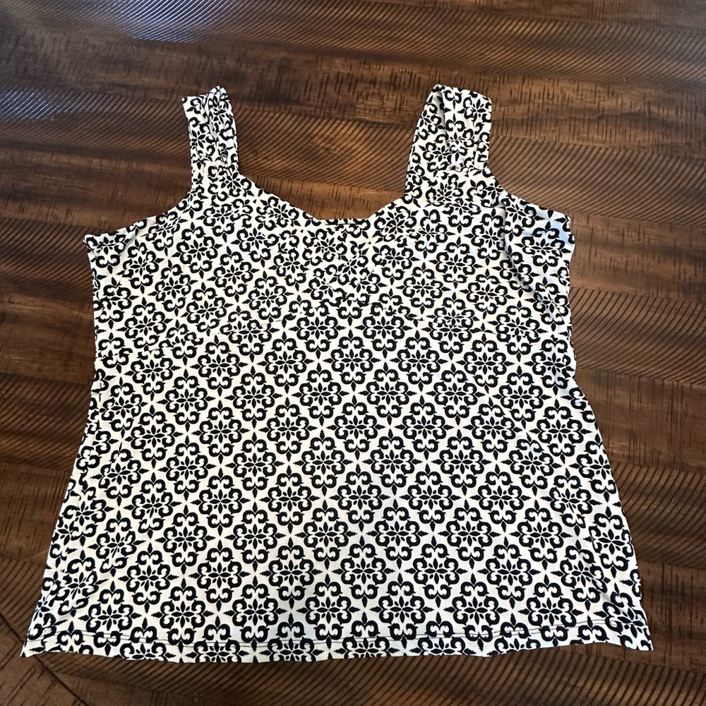 White House Black Market Fitted Black and White Tank Top